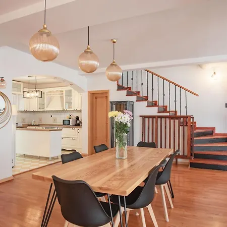 Lux House With Own Parking In *