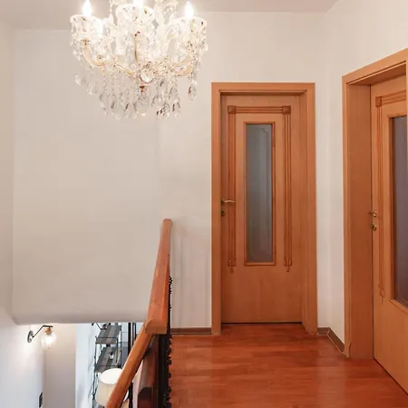 Villa Lux House With Own Parking In *