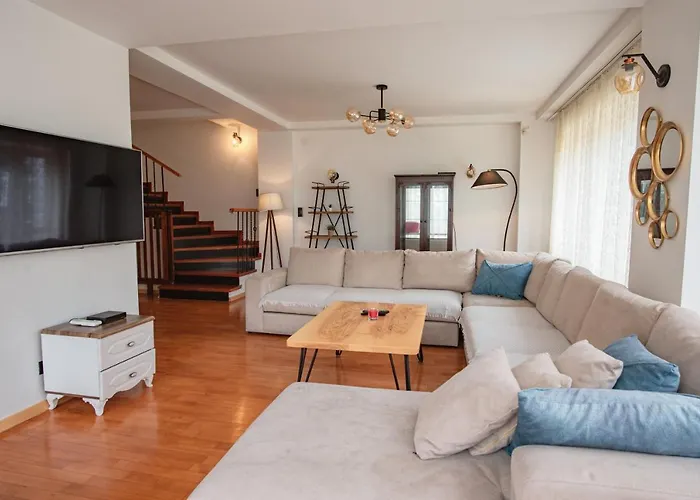 Villa Lux House With Own Parking In