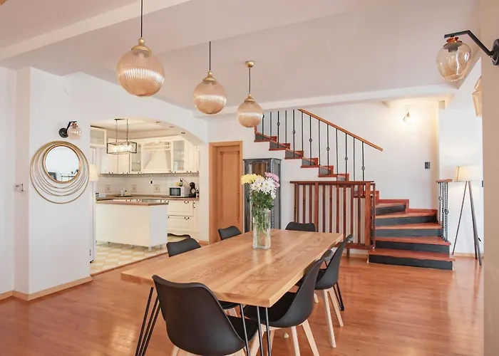 Lux House With Own Parking In *