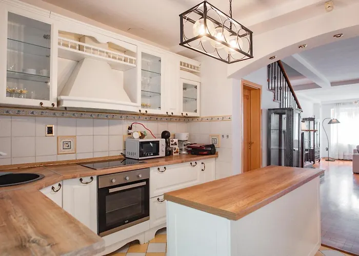 Villa Lux House With Own Parking In *