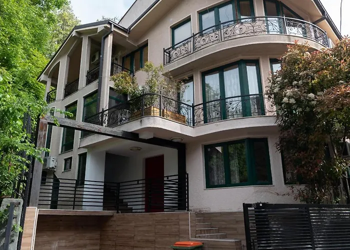 Lux House With Own Parking In